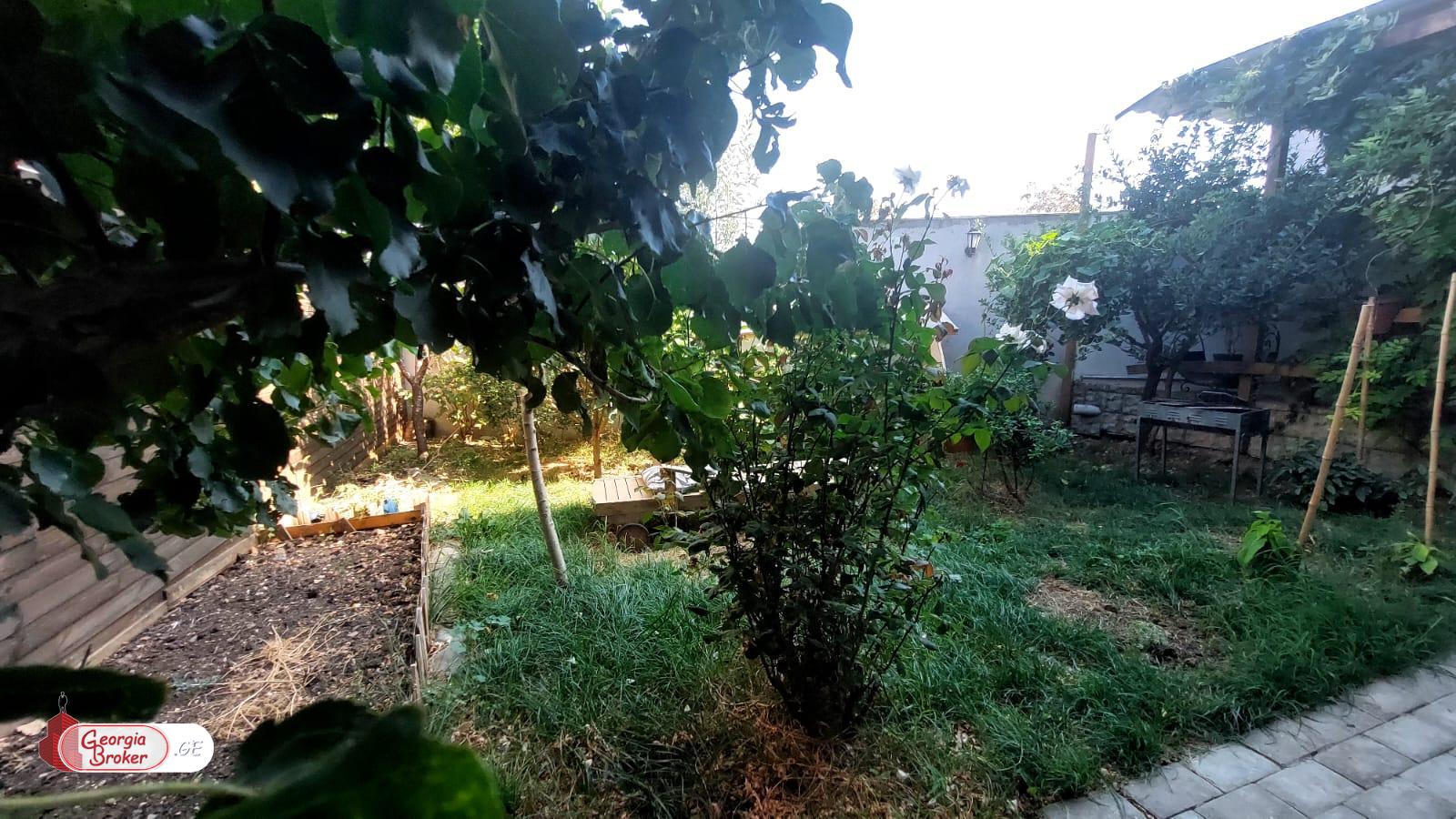 nearly repaired 9-room house for sale